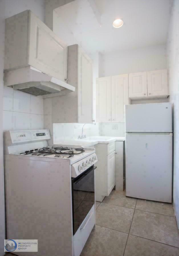 Foto del edificio - 437 E 12th St