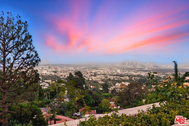 Photo - 1675 Woods Dr (Los Angeles, CA) House