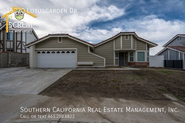 Building Photo - Three Bedroom Pool Home in Canyon Country