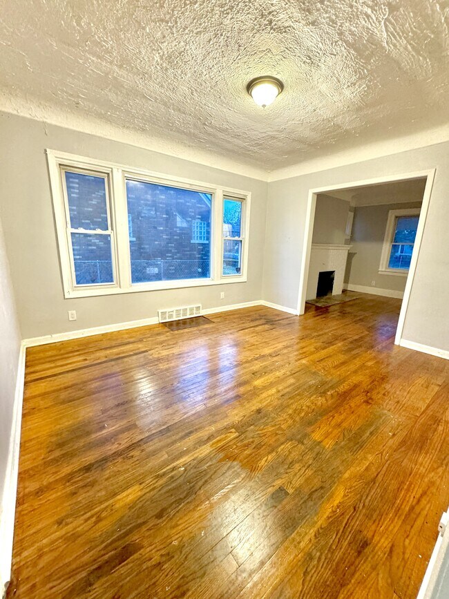 Building Photo - 14318 Prevost St