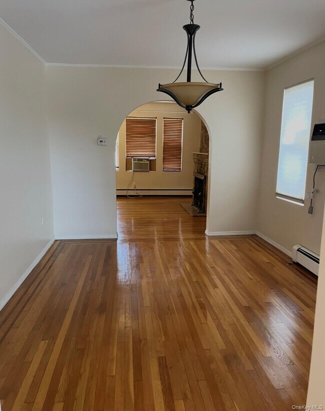 Foto del edificio - 53-84-84 63rd St