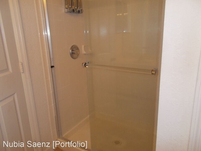 Building Photo - 3 br, 2.5 bath House - 3007 Langdon Lane N