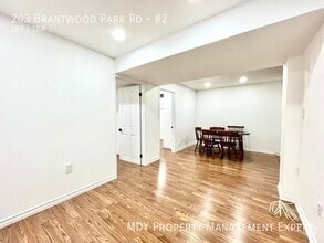 Building Photo - 203 Brantwood Park Rd