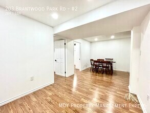Building Photo - 203 Brantwood Park Rd