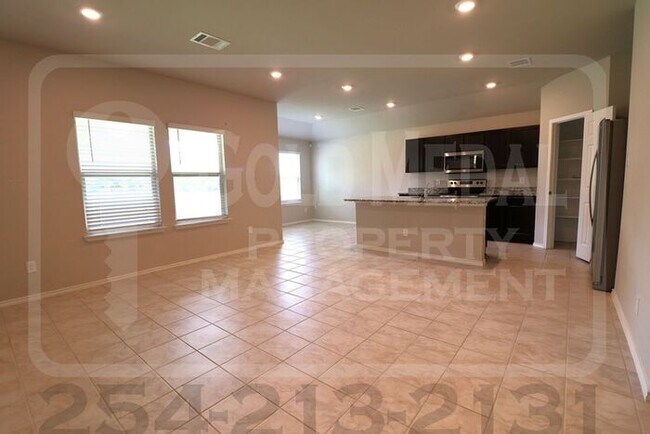 Building Photo - 5004 Karen Grn Dr