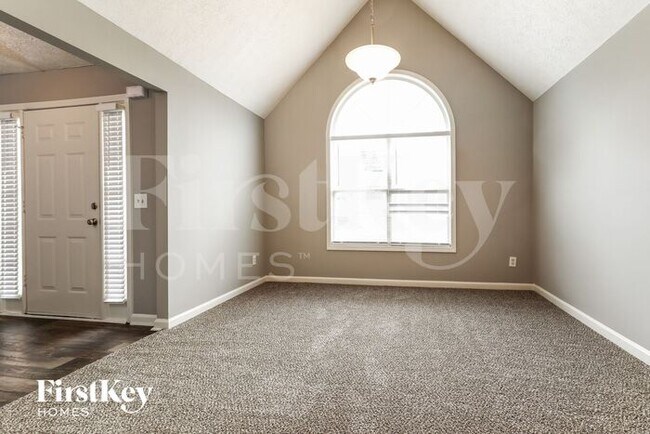 Building Photo - 3985 Fallbrook Dr NW