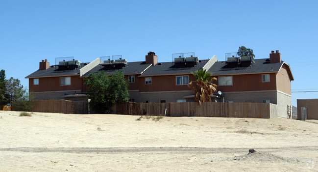 Building Photo - Desert Pines Apartments