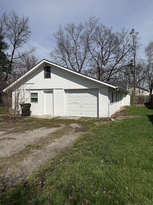 Photo - 521 Savoy Ave House