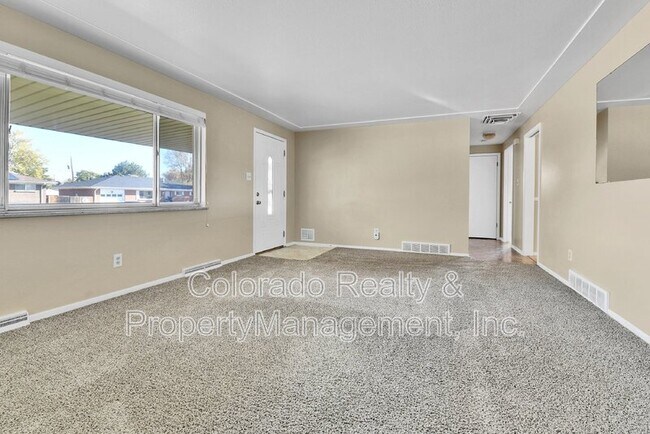 Building Photo - 8691 Norwich St