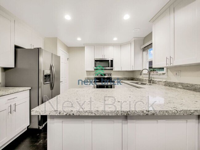 Foto del edificio - 512 Wells Ave N