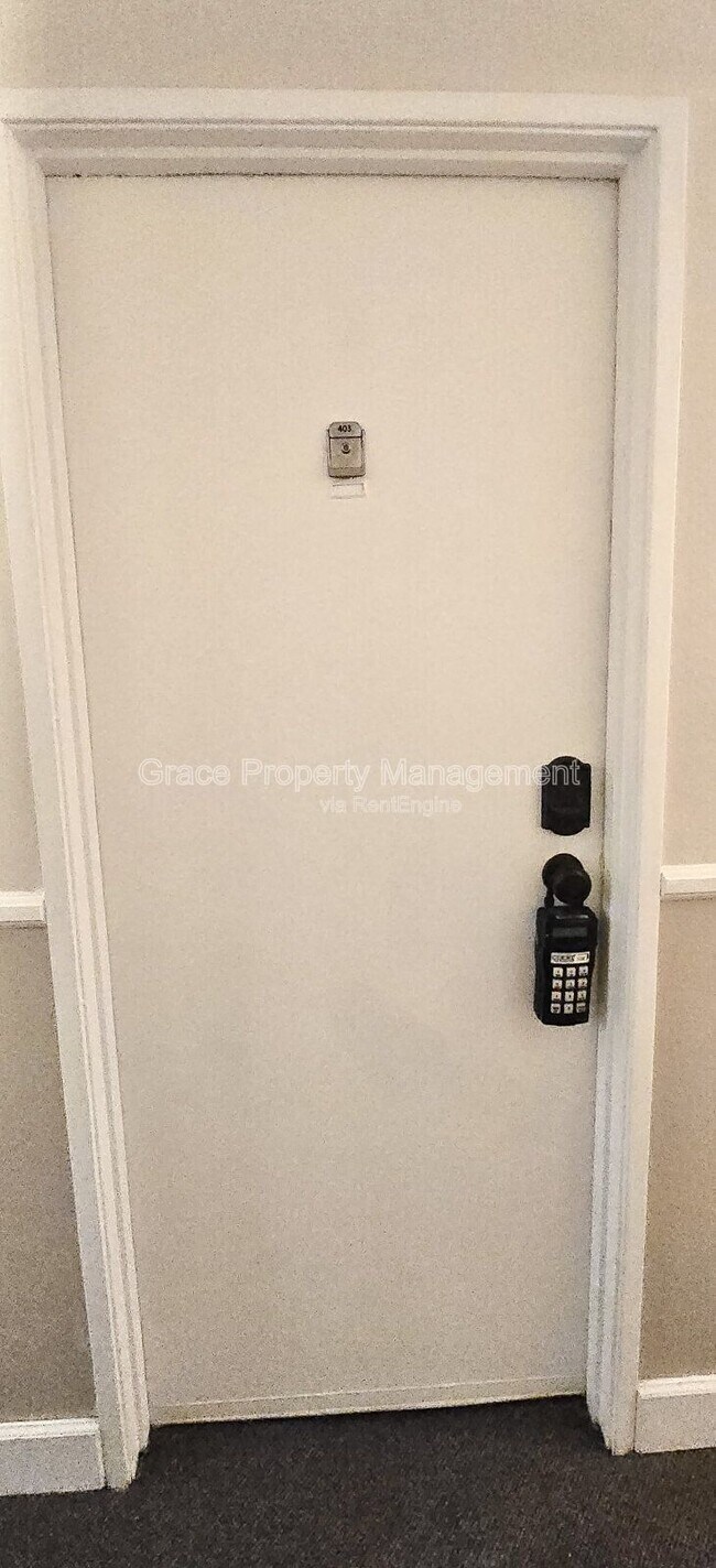 Photo - 1433 N Williams St Apartment