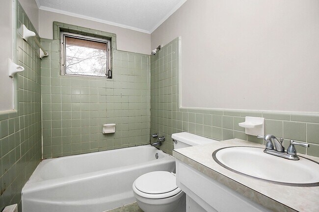 Foto del edificio - 330-332 10th Ave Pl NE