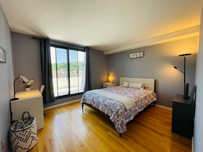 Foto del edificio - 66 Brainerd Rd