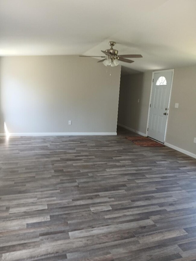 Building Photo - 98 Leasch Loop