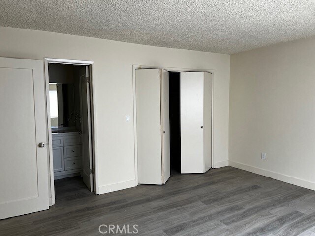 Foto del edificio - 2210 Clark Ln