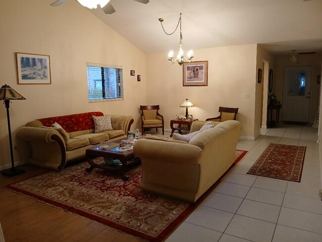 Living & Dining - 86 Oxbow Trl