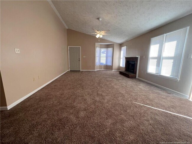 Building Photo - 4152 Village Dr