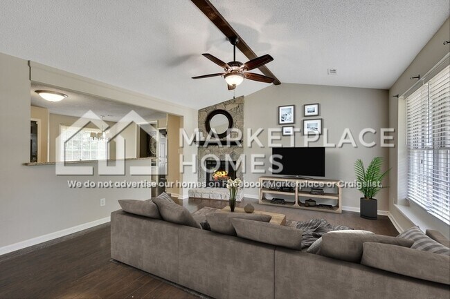 Foto del edificio - 13366 Dickens Ln