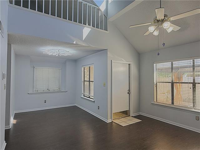 Foto del edificio - 318 Cedarwood Dr