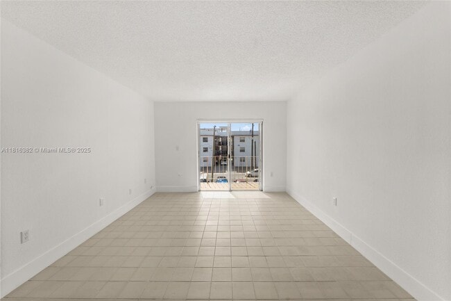 Building Photo - 6200 W Flagler St
