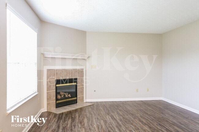 Foto del edificio - 6046 Lake Freeman Dr