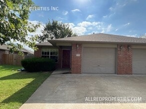 Building Photo - 2725 Ponchartrain St