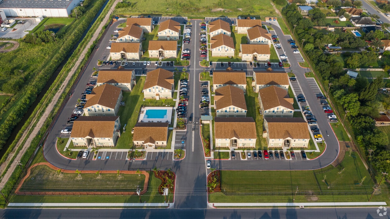 Midtown Weslaco Apartments in Weslaco, TX