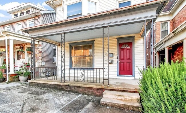 Building Photo - Bright 1 Bedroom Apartment in Dallastown!