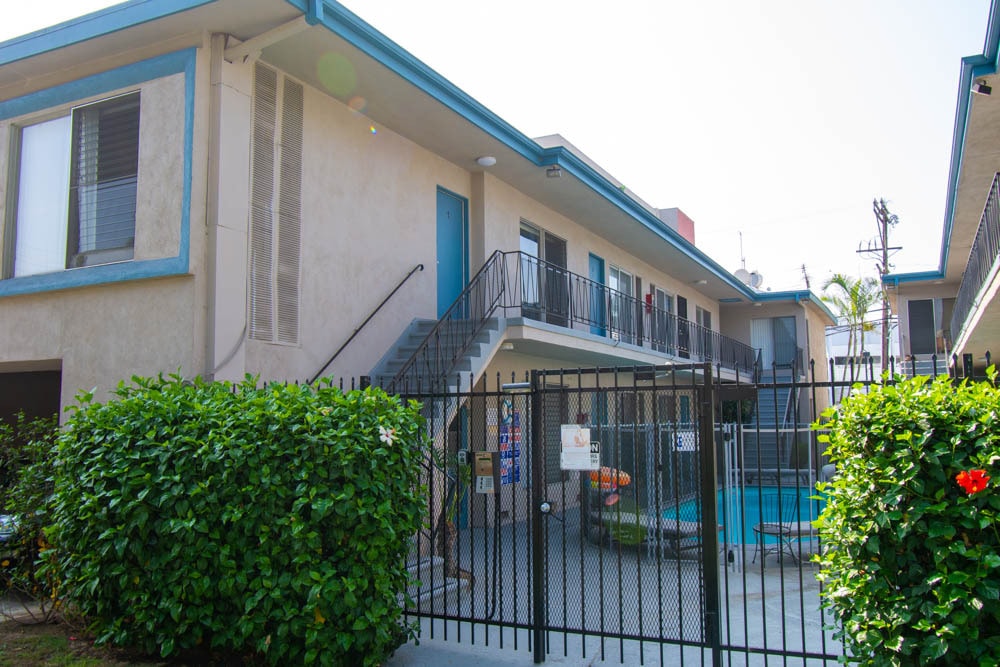 Building Photo - 3435 Vinton Ave