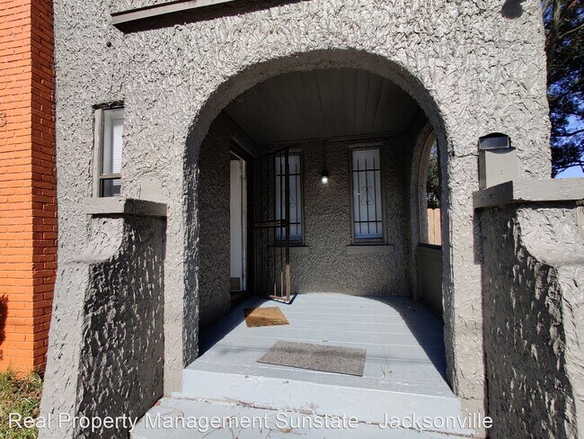 Building Photo - 3 br, 2 bath House - 543 W. 26th St