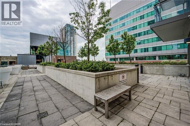 Building Photo - 85 Duke St W