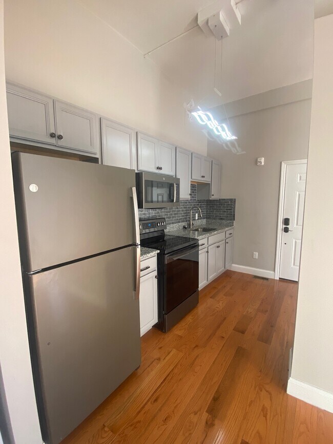 37 Maiden Ln Unit Penthouse A, Albany, NY 12207 Rentals in Albany at 37