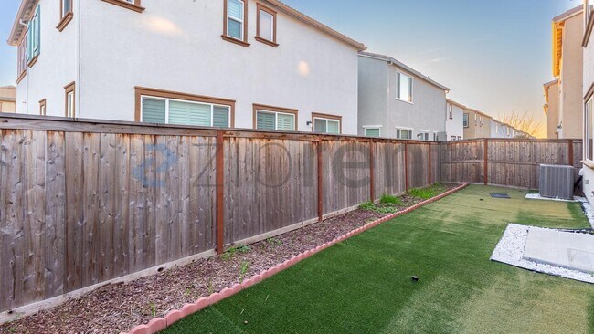 Building Photo - 3500 Nuestra Ave