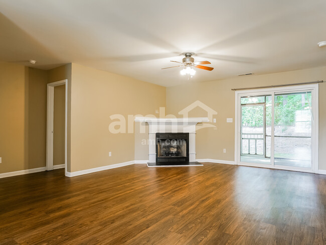 Building Photo - 3708 Fan Palm Ct