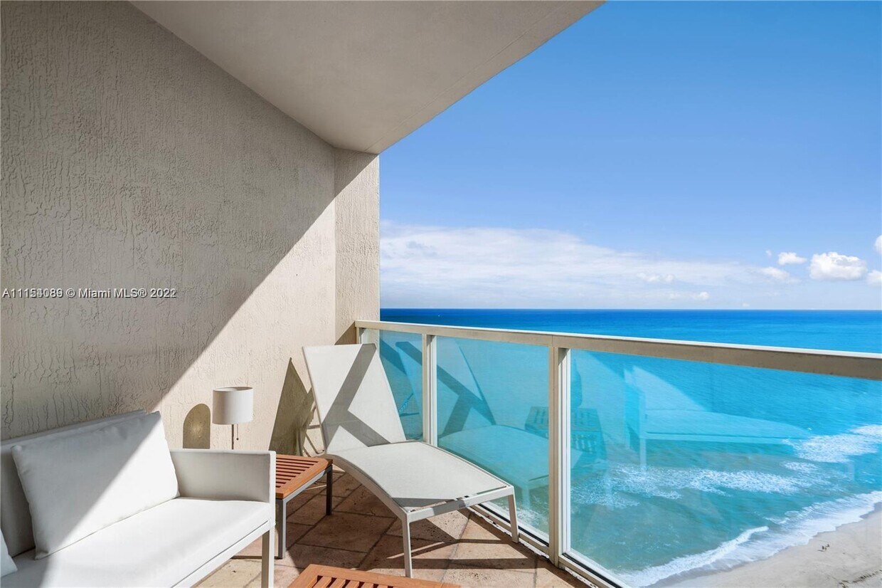 Primary Photo - 16699 Collins Ave