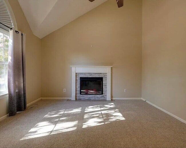 Foto del edificio - 604 SW Nelson Dr