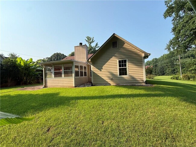 Building Photo - 3897 Saddlecreek Dr