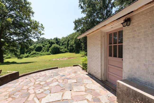 Foto del edificio - 2615 W Main St