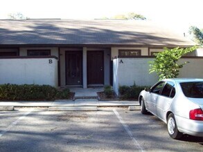 Building Photo - 670 SE 28th Pl
