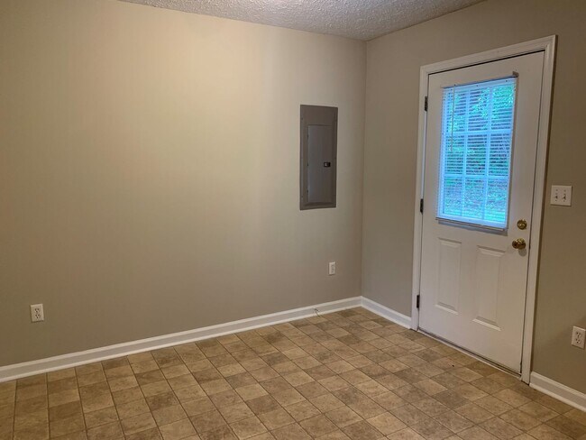 Foto del edificio - 448 Three Creeks Ct