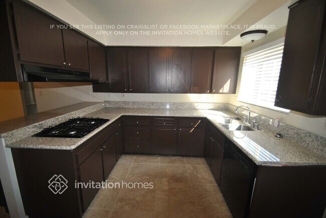 Foto del edificio - 23637 Canerwell St