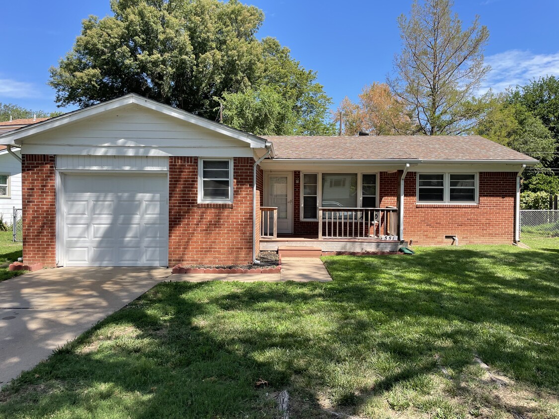 Foto principal - 551 Spring Creek Dr