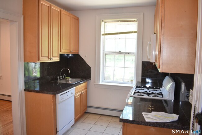 Foto del edificio - 151 Cold Spring St