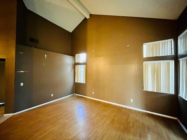 Building Photo - 44339 Fenner Ave