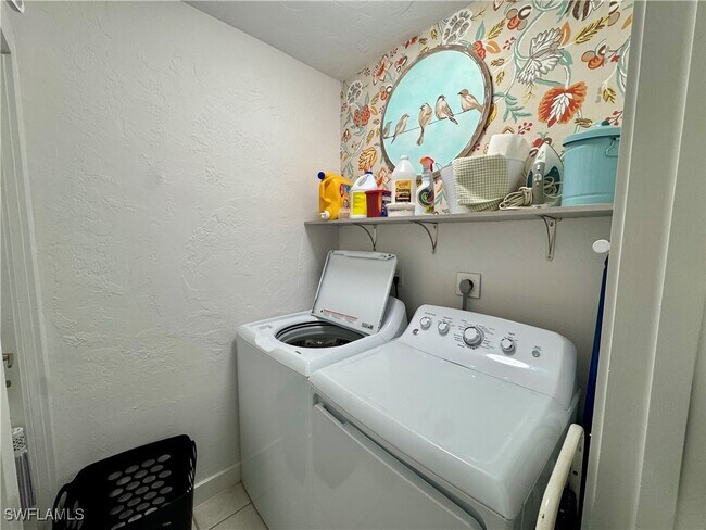 Building Photo - 1249 Fruitland Ave