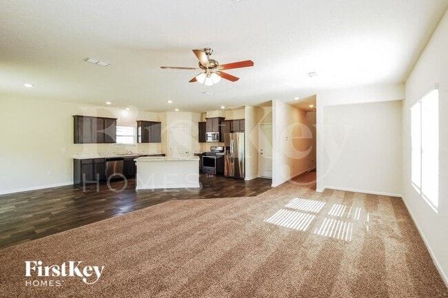 Building Photo - 325 Jarama Cir