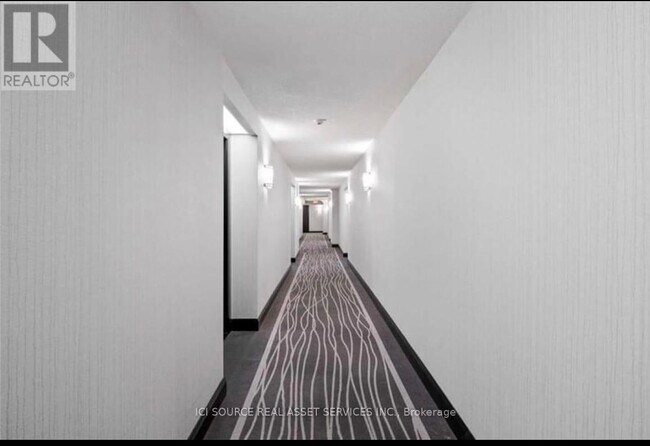 Photo du bâtiment - 323 Richmond St E