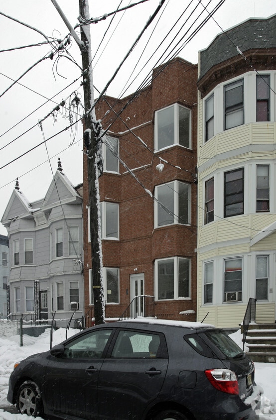 Building Photo - 159 Congress St