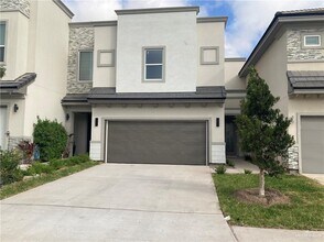 Building Photo - 40 Corales St