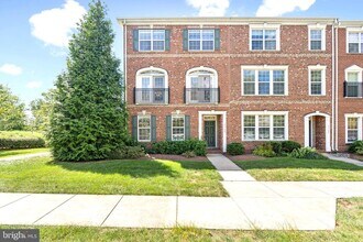 Building Photo - 43728 Gold Hill Square
